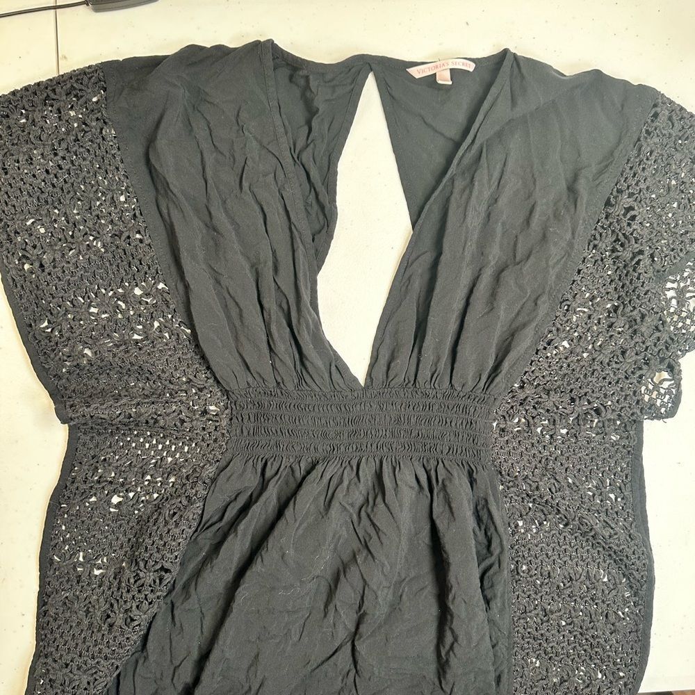 EUC Victoria’s Secret Women’s Black Deep V Neck Open Back Crochet Cover-Up - XS - Picture 6 of 8